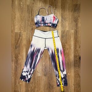Lululemon Matching Set Size 4 Capri Leggings Sports Bra Yoga Athletic